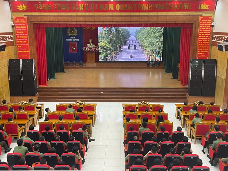 CBCS Công an thành phố theo dõi truyền hình trực tiếp Lễ diễu binh, diễu hành kỷ niệm 80 năm Quốc khánh 2/9
